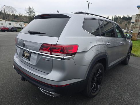 Used 2022 Volkswagen Atlas SE image 3