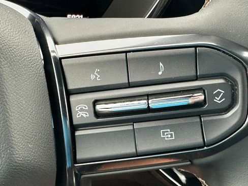 Used 2025 GMC Canyon AT4 AWD/4WD image 19