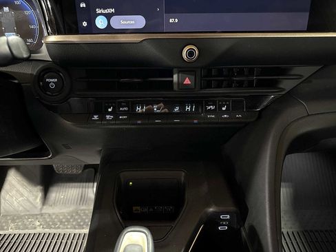 Used 2023 Toyota Crown XLE image 21