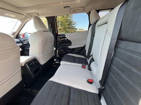 New 2026 Mitsubishi Outlander SE FWD image 11