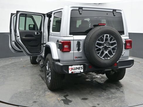Used 2024 Jeep Wrangler Sahara image 49