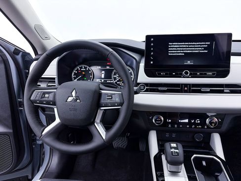 New 2026 Mitsubishi Outlander SE FWD image 12