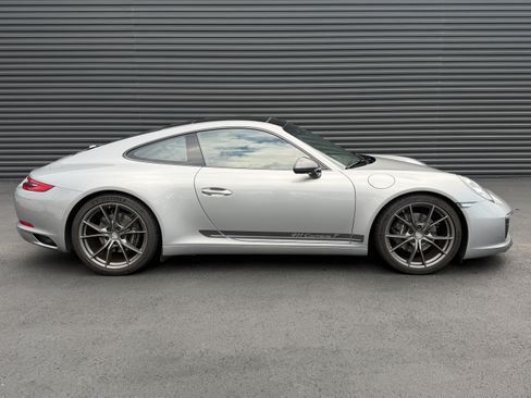 Certified 2018 Porsche 911 Carrera T RWD image 8