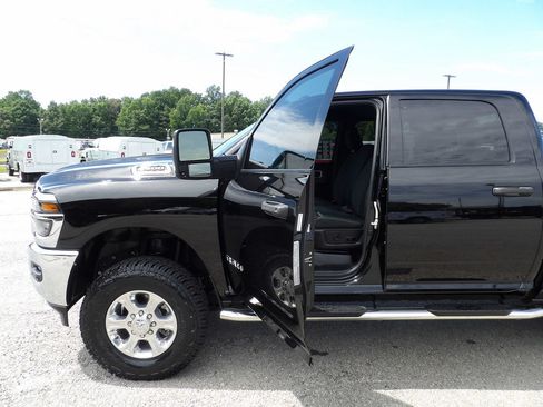Used 2026 RAM 2500 Big Horn AWD/4WD image 13