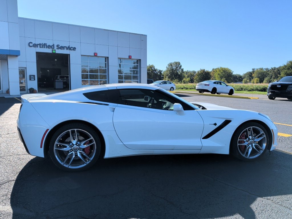 Used 2016 Chevrolet Corvette Stingray Coupe w/ 2LT Preferred Equipment Group RWD image 8