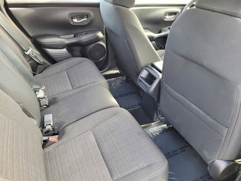 Certified 2025 Honda HR-V LX image 19