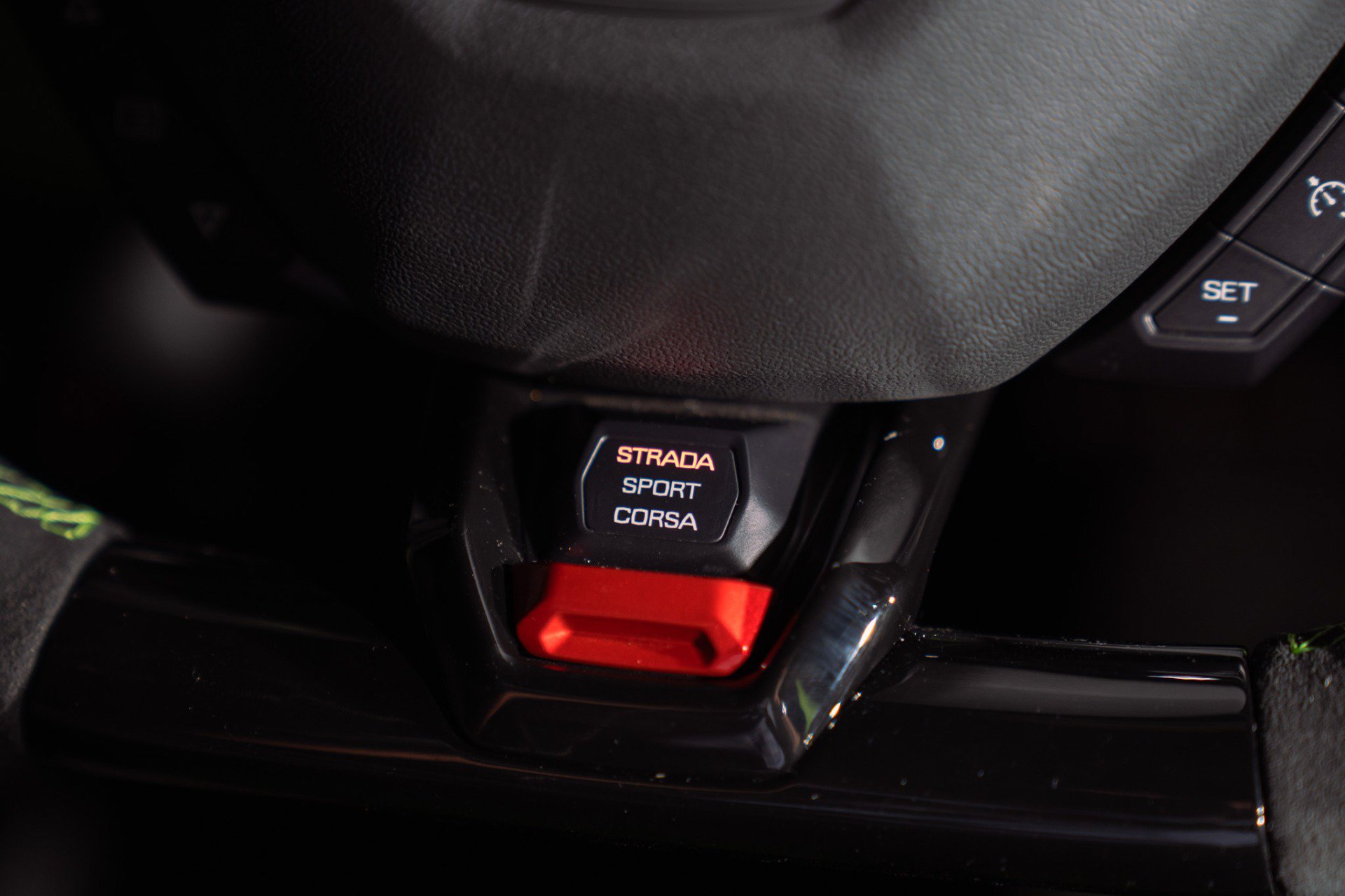 Used 2018 Lamborghini Huracan Performante AWD/4WD image 35