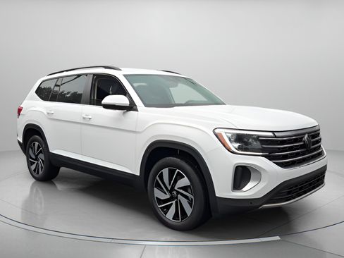 Certified 2024 Volkswagen Atlas SE FWD image 7