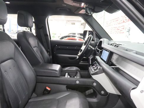 Used 2022 Land Rover Defender 110 X-Dynamic HSE image 17