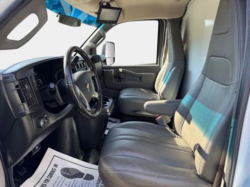 Used 2018 Chevrolet Express 3500 w/ Power Convenience Package image 8