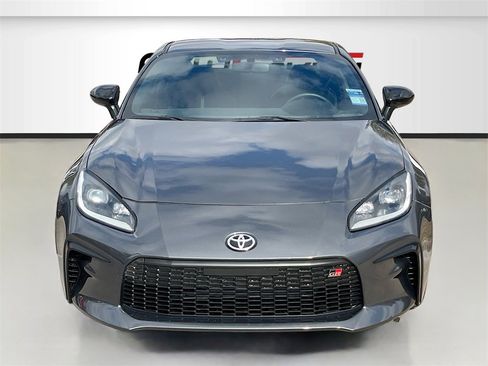 Used 2024 Toyota GR86 Premium image 2