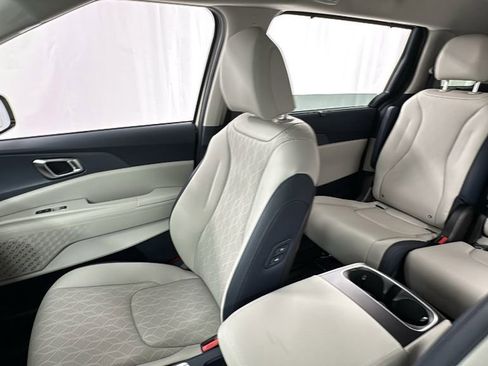 New 2026 Kia Carnival EX FWD image 13