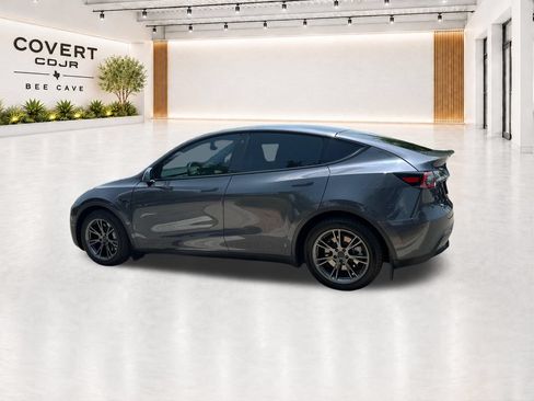 Used 2022 Tesla Model Y Long Range AWD/4WD image 9