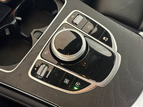 Used 2018 Mercedes-Benz GLC 300 4MATIC image 32