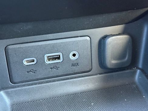 Used 2023 GMC Terrain SLE w/ Driver Convenience Package image 28