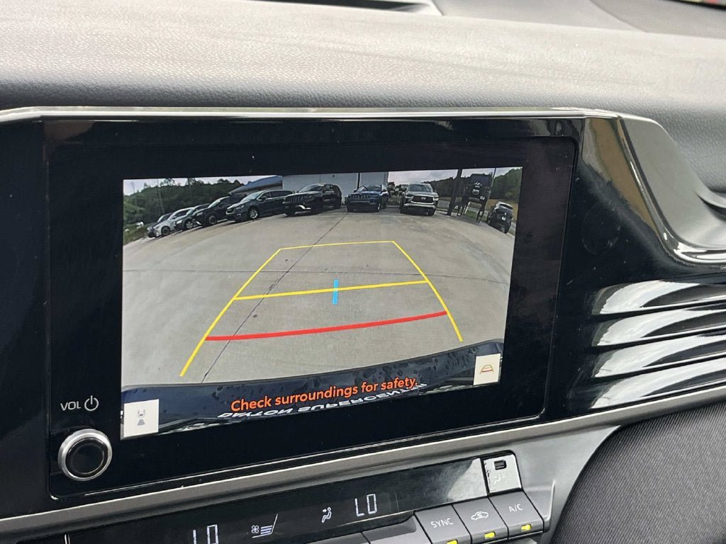 Used 2025 Toyota Camry LE FWD image 28