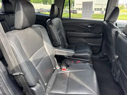 Used 2019 Honda Pilot Touring image 14