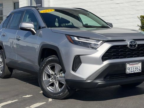 Used 2024 Toyota RAV4 XLE w/ Convenience Package image 2