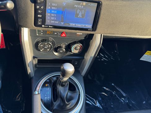 Used 2017 Toyota 86 image 21