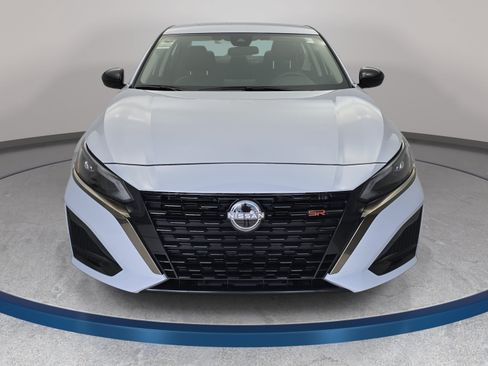 Certified 2025 Nissan Altima 2.5 SR FWD image 2
