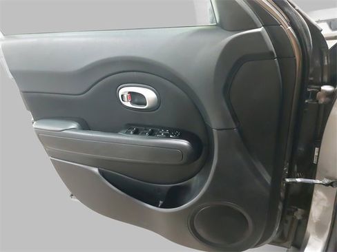 Used 2016 Kia Soul image 22