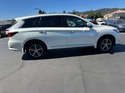 Used 2019 INFINITI QX60 Luxe w/ Essential Package AWD/4WD image 7