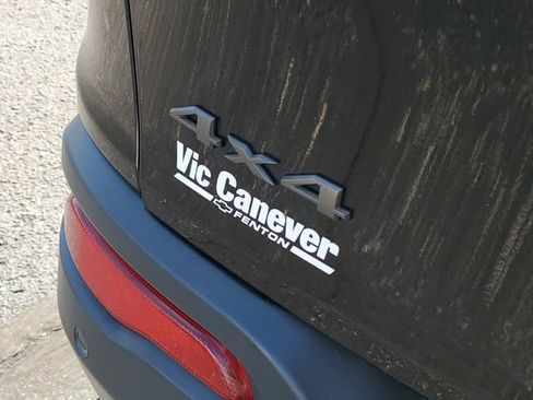 Used 2016 Jeep Cherokee 75th Anniversary AWD/4WD image 33