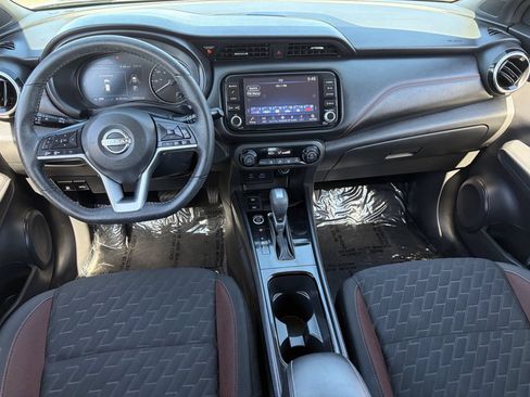 Used 2022 Nissan Kicks SR FWD image 14
