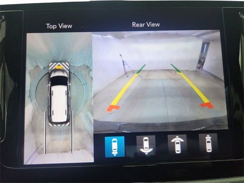 Used 2019 Chrysler Pacifica Touring Plus w/ Advanced Safetytec Group image 14