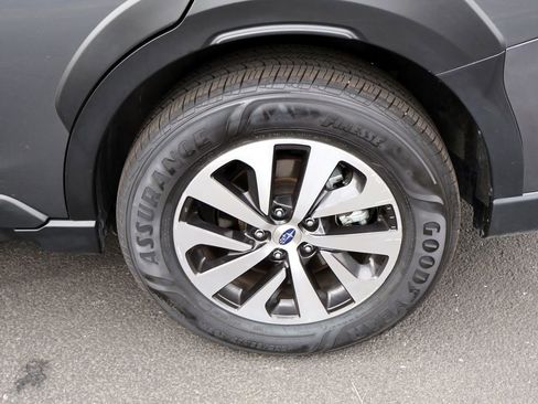 Used 2025 Subaru Outback Premium AWD/4WD image 19