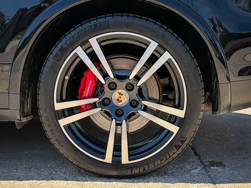 Used 2014 Porsche Cayenne Turbo S AWD/4WD image 6
