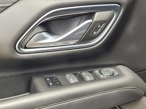 Used 2024 GMC Yukon SLT w/ SLT Luxury Package RWD image 34