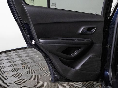 Certified 2022 Chevrolet Trax LS w/ Tint and Cruise Package image 37