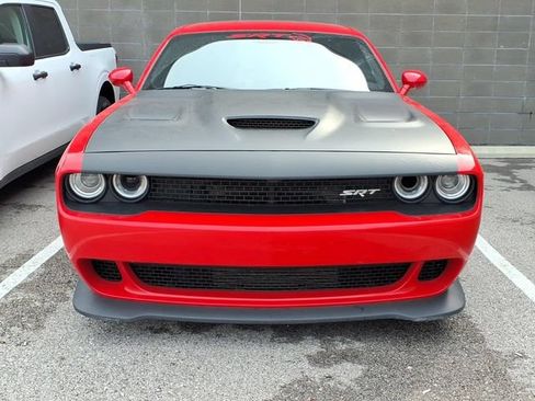 Used 2016 Dodge Challenger SRT Hellcat RWD image 2