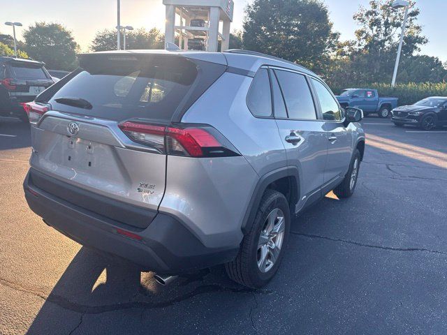 Used 2025 Toyota RAV4 XLE AWD/4WD image 4