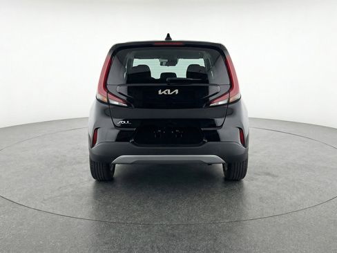 Used 2025 Kia Soul LX w/ LX Technology Package FWD image 7