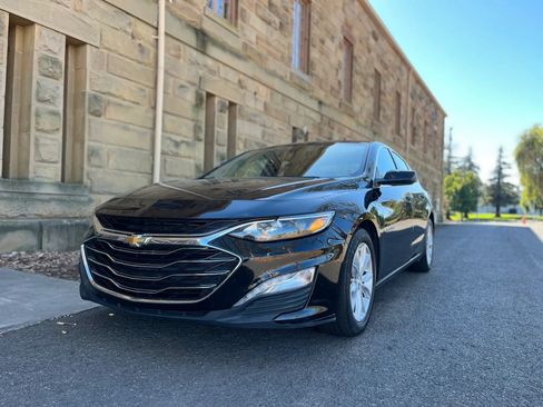 Used 2020 Chevrolet Malibu LT FWD image 3
