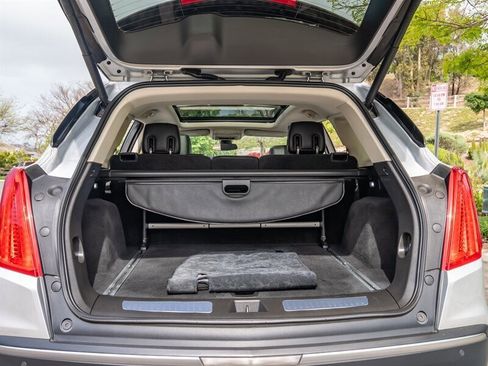 Used 2017 Cadillac XT5 Luxury w/ Driver Awareness Package image 38