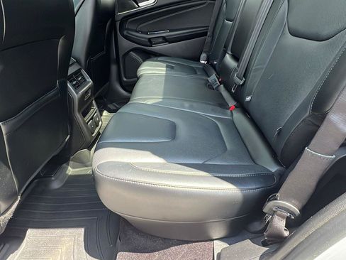 Used 2015 Ford Edge Titanium w/ Equipment Group 302A AWD/4WD image 18