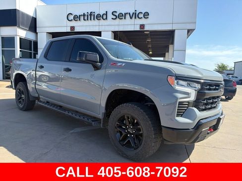 Used 2024 Chevrolet Silverado 1500 LT Trail Boss w/ Convenience Package II AWD/4WD image 1