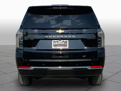 Used 2026 Chevrolet Suburban LT w/ Comfort Package RWD image 5