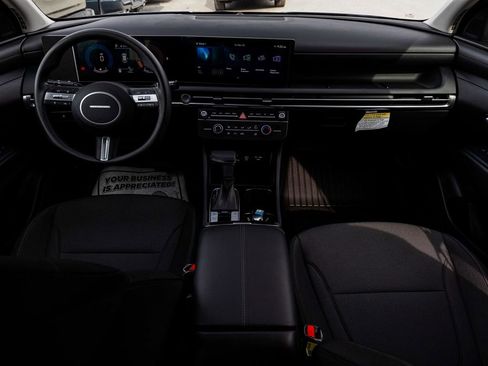 Used 2025 Hyundai Tucson SE image 32