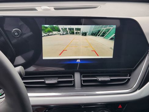 New 2026 Chevrolet Trax LT w/ Driver Confidence Package image 16