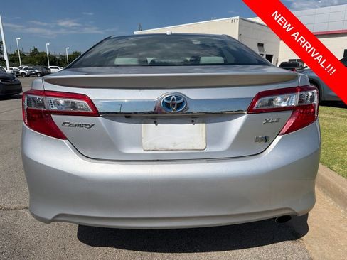 Used 2012 Toyota Camry XLE w/ Convenience Pkg FWD image 5