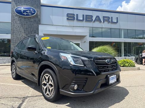 Used 2023 Subaru Forester Premium AWD/4WD image 1