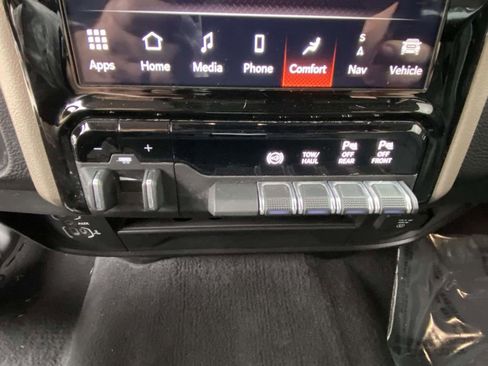 Used 2024 RAM 2500 Laramie image 17