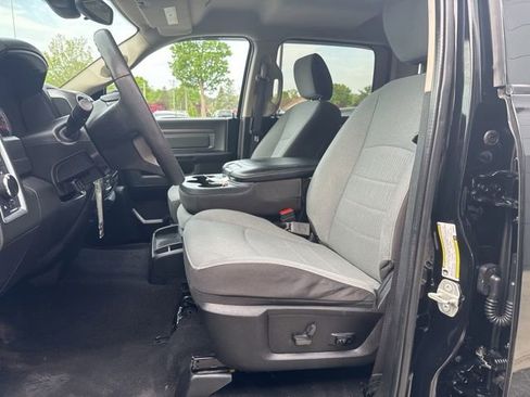 Used 2023 RAM 1500 Classic SLT AWD/4WD image 9