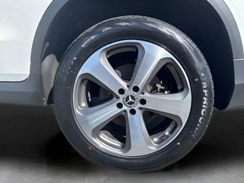 Used 2022 Mercedes-Benz GLC 300 4MATIC w/ Premium Package Lite image 37