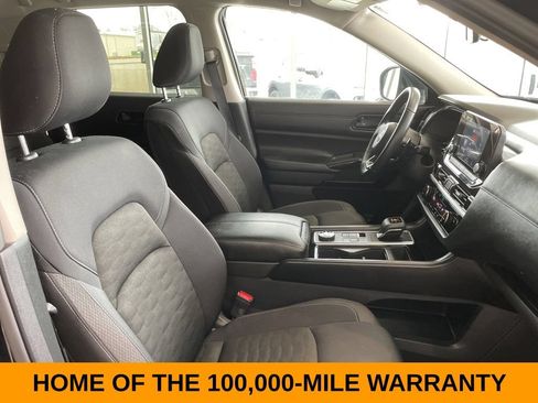 Used 2025 Nissan Pathfinder SV AWD/4WD image 21