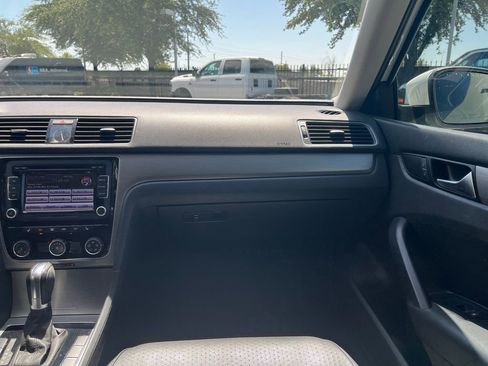 Used 2014 Volkswagen Passat 1.8T SE FWD image 7